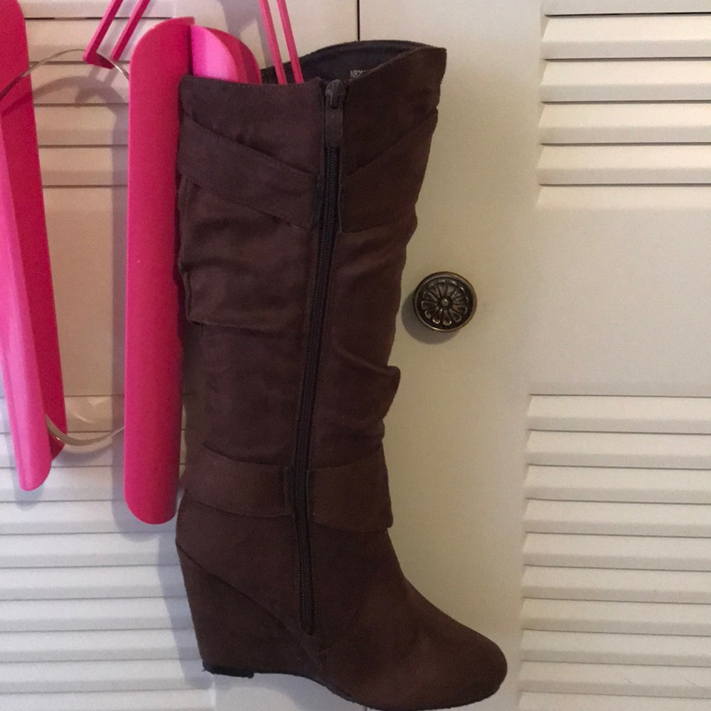 Boot with a heel